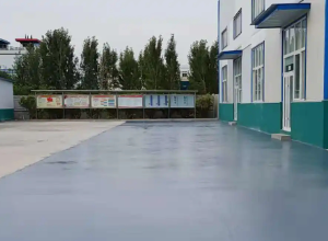 铜仁彩色路面喷涂翻新的材料对冬季